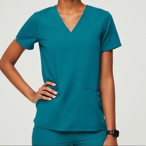 FIGS Casma Three-Pocket Scrub Top Pacific Blue